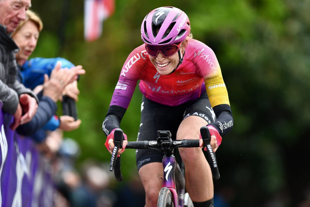 Demi Vollering attacking at Brabantse Pijl