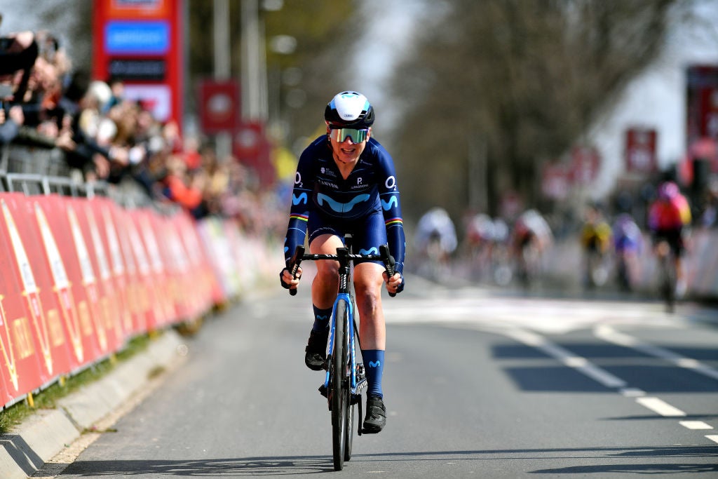 Annemiek van Vleuten finishing the Amstel Gold Race in second