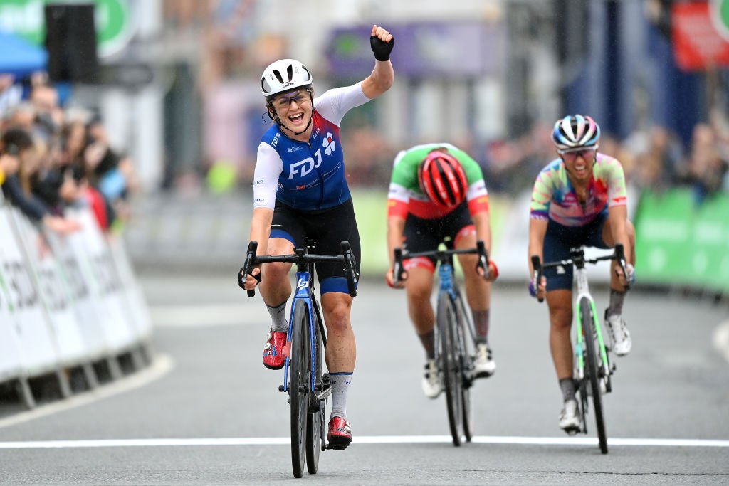 Grace Brown wins stage 4 of the Women's Tour