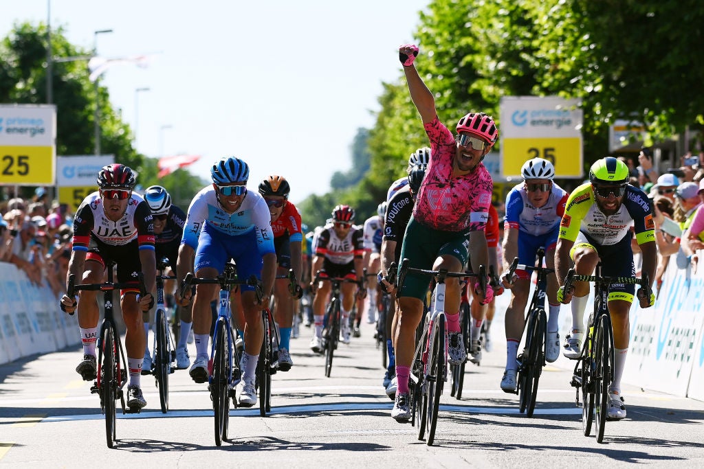 Bettiol 'wins' the sprint for second in stage 2 of Tour de Suisse.