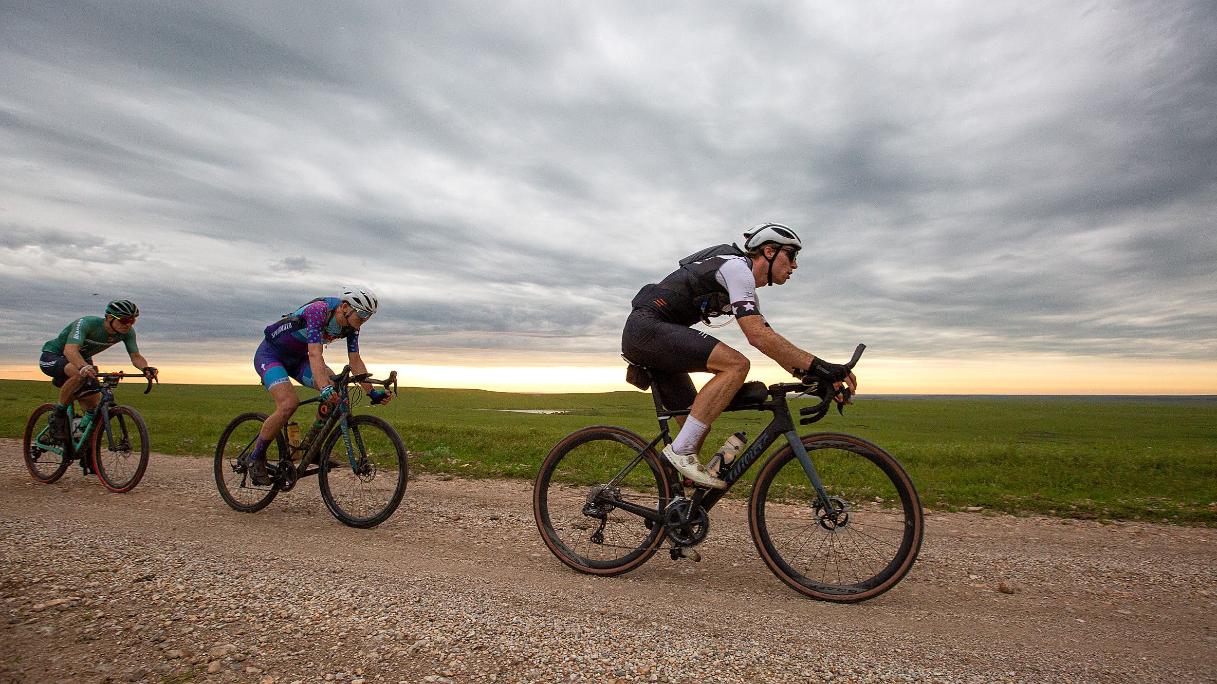 Ivar Slik on the front in Unbound Gravel 200