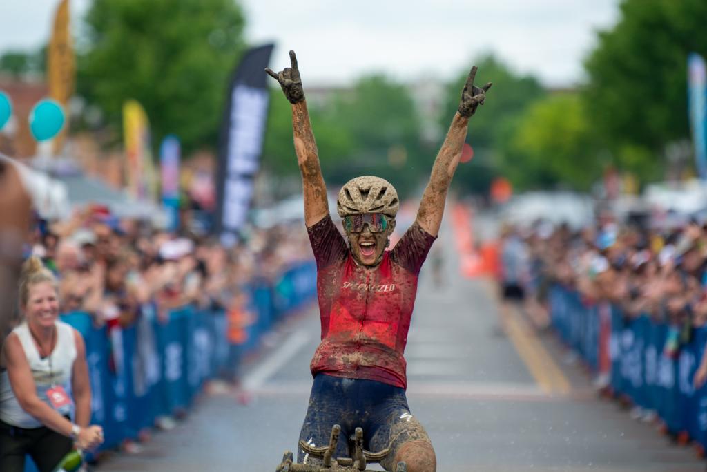 Unbound Gravel 200: Sofia Gomez Villafañe storms to the win