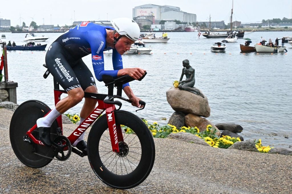 va Alpecin - Deceuninck team's Dutch rider Mathieu Van Der Poel cycles past the Little Mermaid statue during the 1st stage of the 109th edition of the Tour de France cycling race, 13,2 km individual time trial stage in Copenhagen, in Denmark, on July 1, 2022. (Photo by Anne-Christine POUJOULAT / AFP) (Photo by ANNE-CHRISTINE POUJOULAT/AFP via Getty Images)