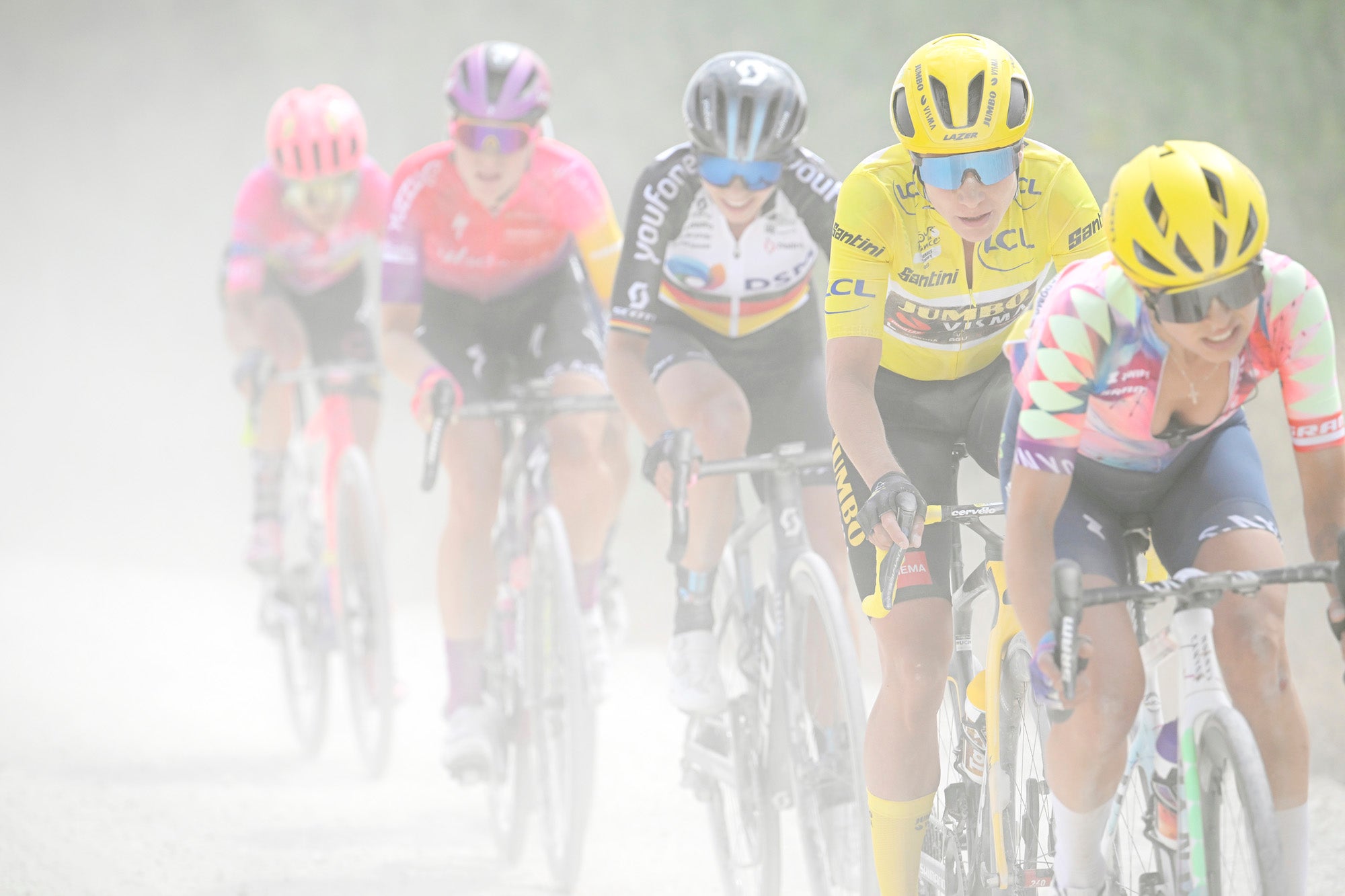 Marianne Vos raced astutely to defend yellow.