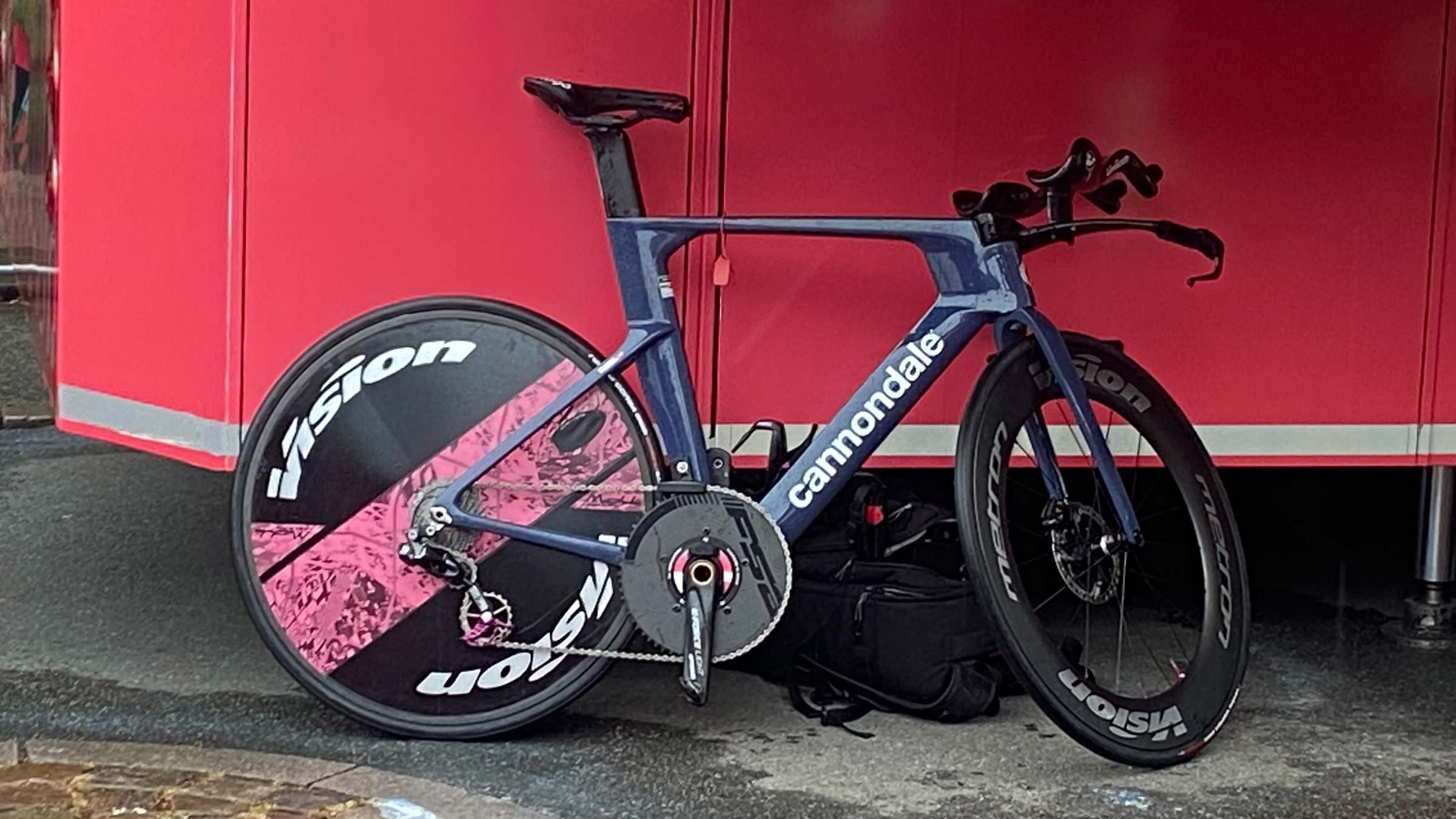 Tour de France: Stefan Bissegger spins massive 64-tooth chainring