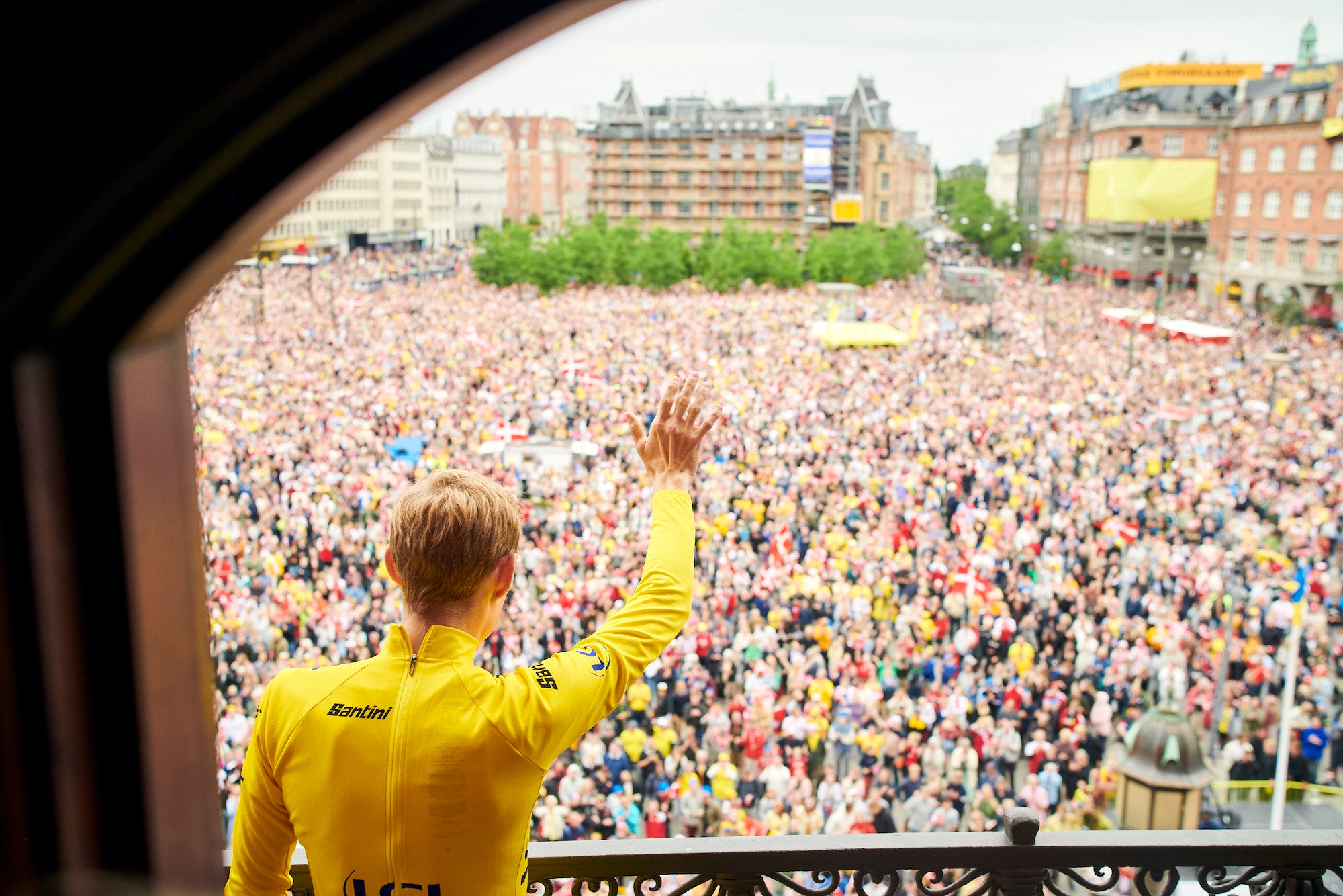 Massive crowds cheered Jonas Vingegaard when he returned to Copenhagen.