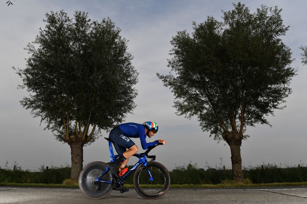 BRUGES, BELGIUM - SEPTEMBER 19: Filippo Ganna of Italy sprints during the 94th UCI Road World Championships 2021 - Men Elite ITT a 43,3km Individual Time Trial race from Knokke-Heist to Bruges / #flanders2021 / ITT / on September 19, 2021 in Bruges, Belgium. (Photo by Tim de Waele/Getty Images)