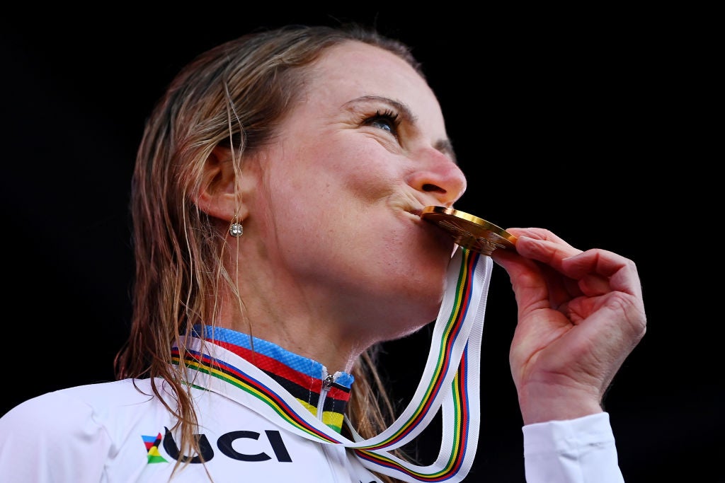 Annemiek van Vleuten claimed her second world road race title