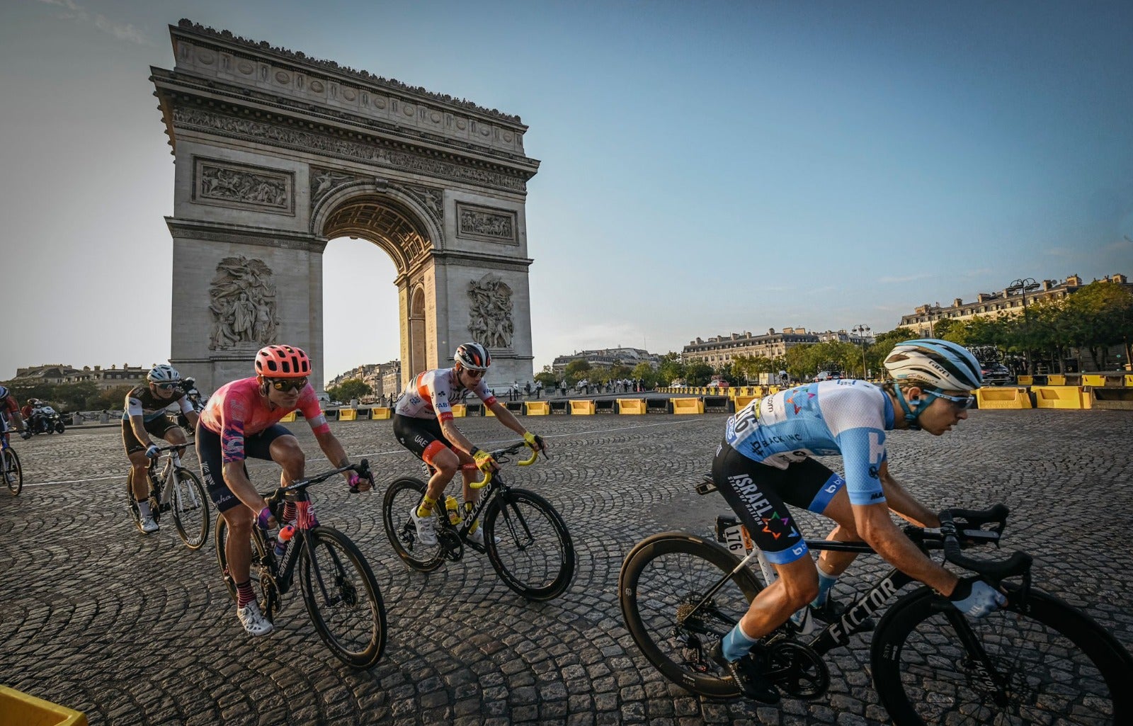 Guy Niv will retire this season, officials confirmed.