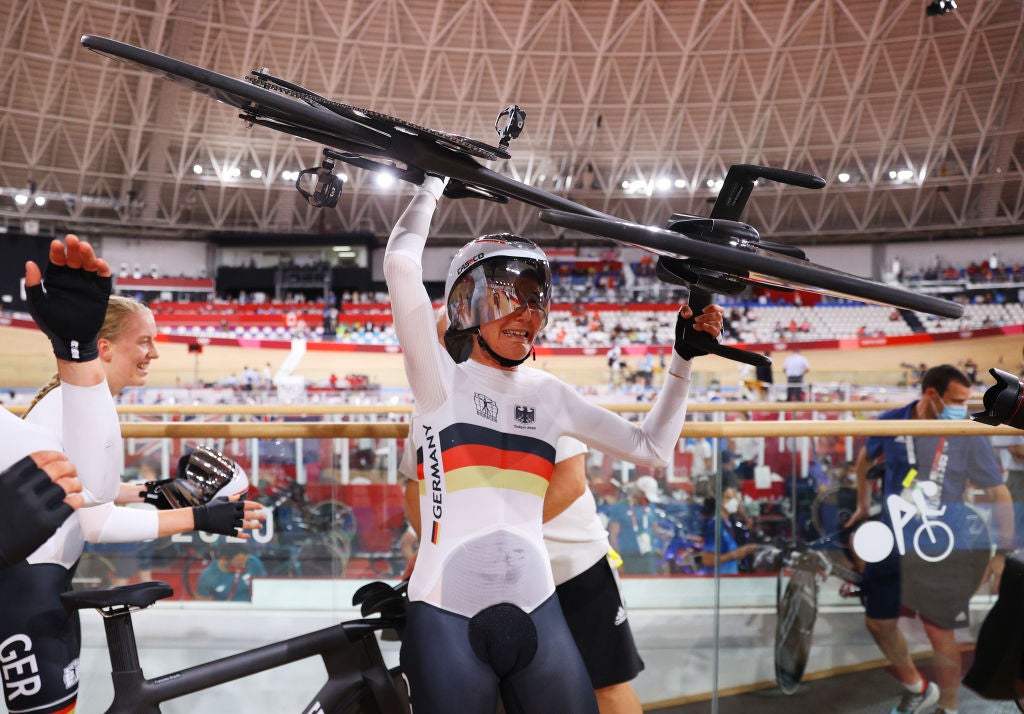 Lisa Brennauer celebrates Olympic gold in Tokyo