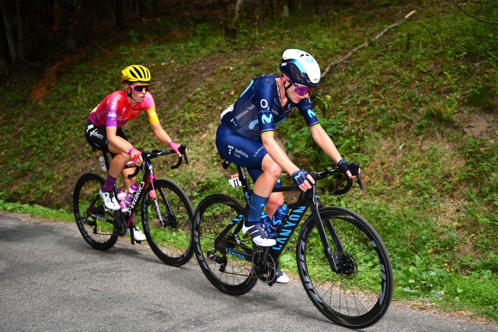 Demi Vollering follows Annemiek van Vleuten on stage 7 of the Tour de France Femmes