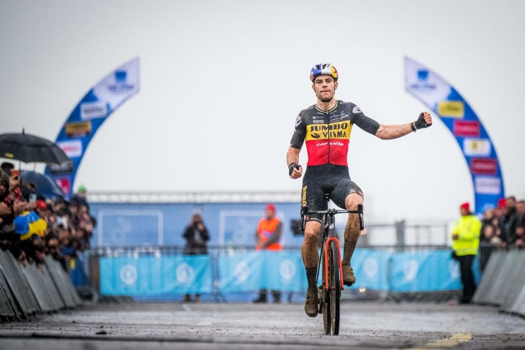 Wout van Aert wins in Koksijde