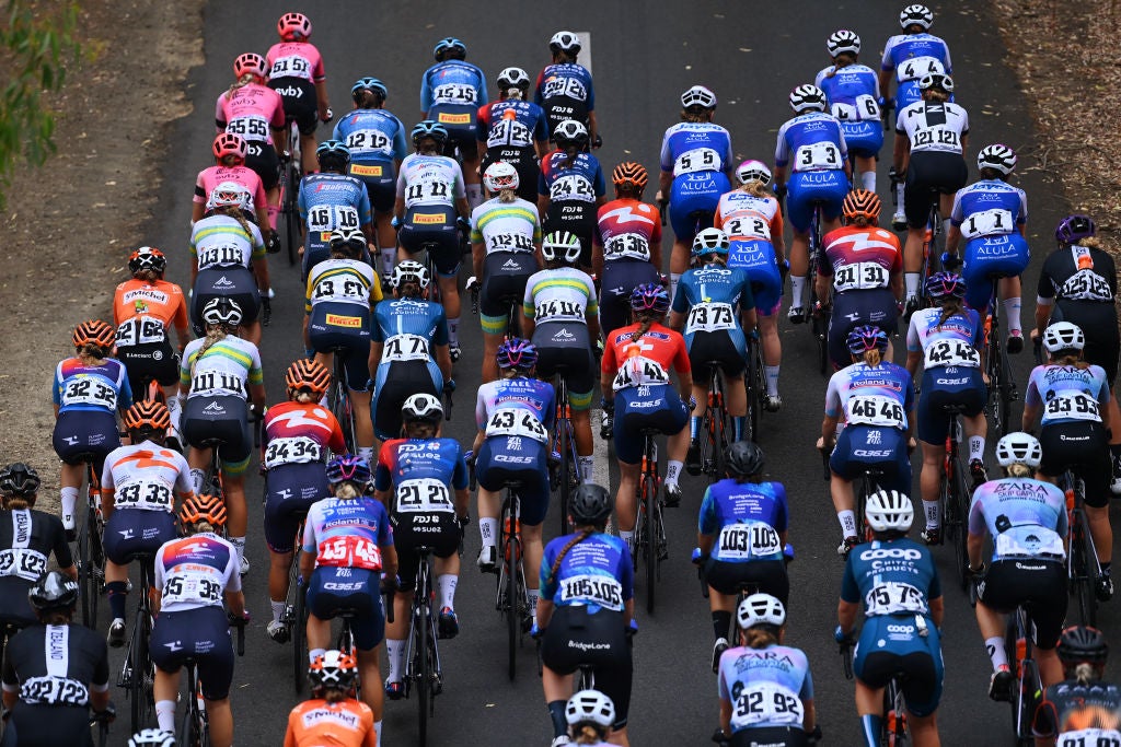 Women's peloton at the Tour Down Under