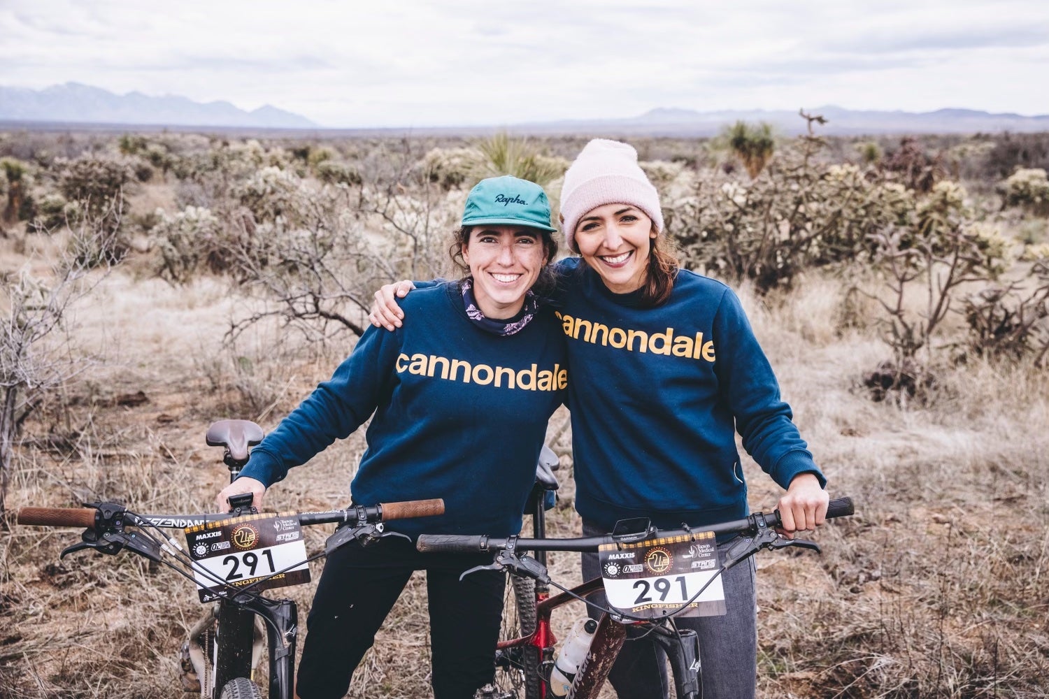Meg Fisher and Laura King, women's duo winners of the 2023 24 hours in the Old Pueblo