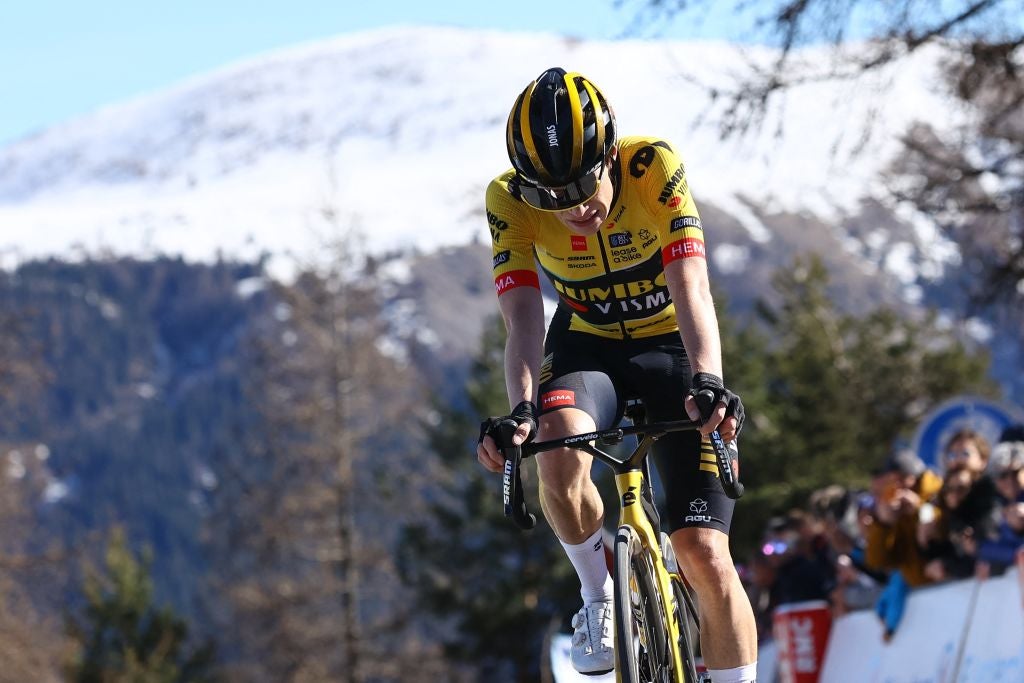 Jonas Vingegaard bent but didn't break on the Couillole summit.