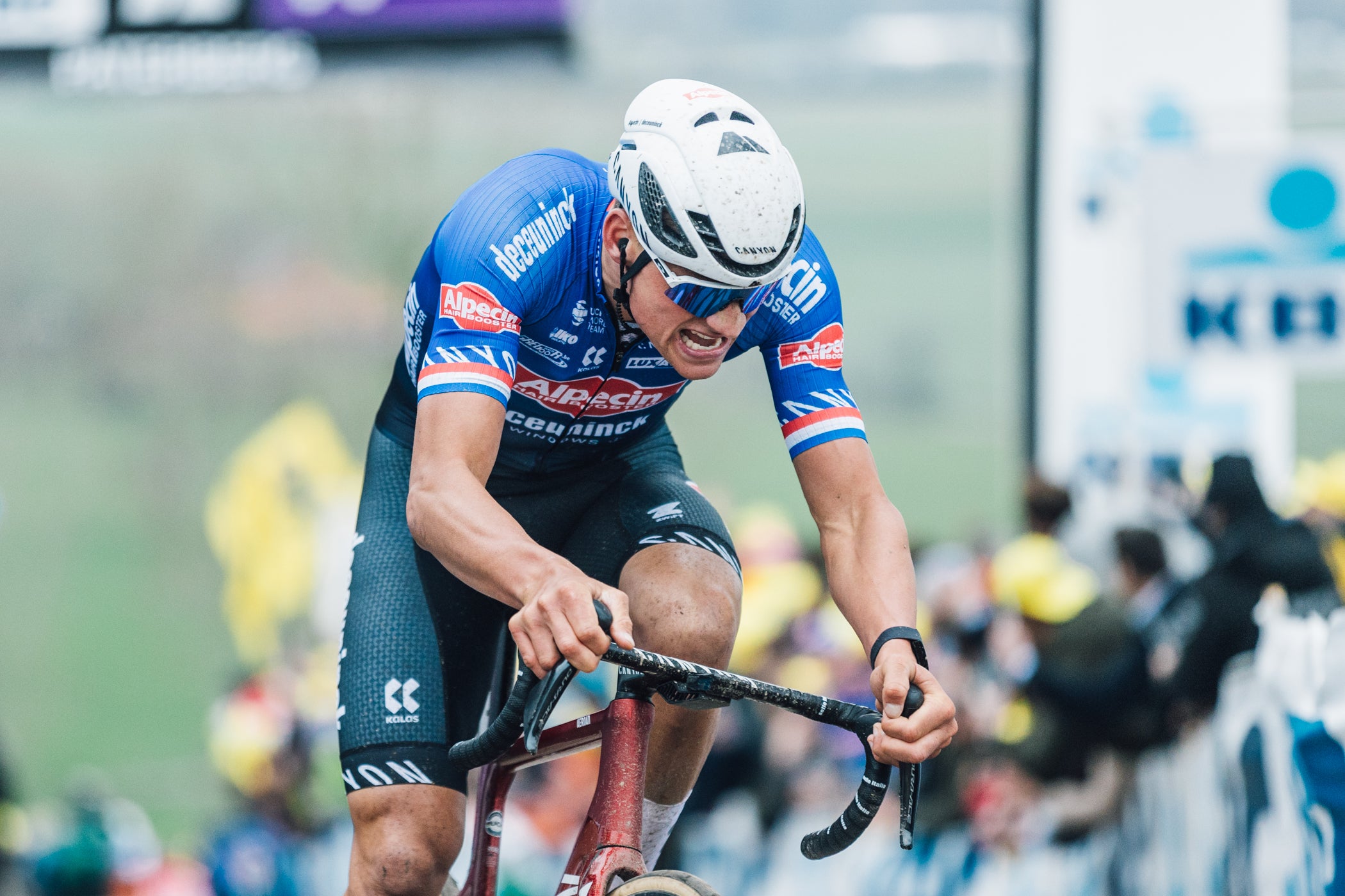 Mathieu van der Poel gives it his all to chase Tadej Pogacar