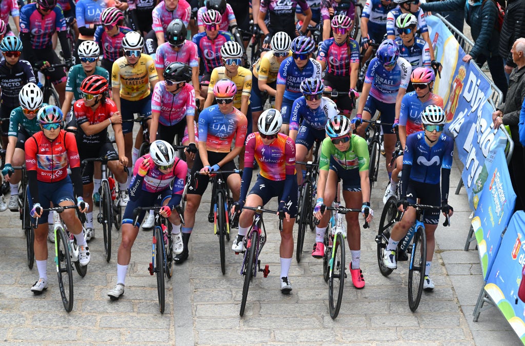 The Women's WorldTour peloton at the Vuelta a Burgos