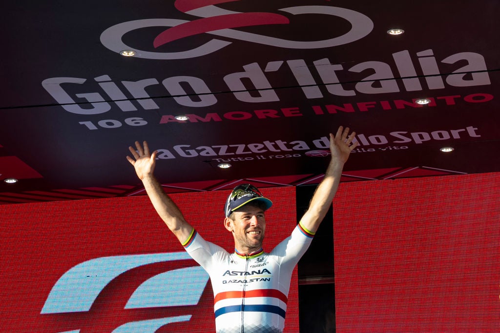 ROME, ITALY - 2023/05/28: Astana Qazaqstan Team's British rider Mark Cavendish celebrates to win the twenty-first and last stage of the 106th Giro d'Italia 2023. 106th Giro d'Italia 2023, Stage 21 a 126km stage from Rome to Rome / #UCIWT. (Photo by Stefano Costantino/SOPA Images/LightRocket via Getty Images)