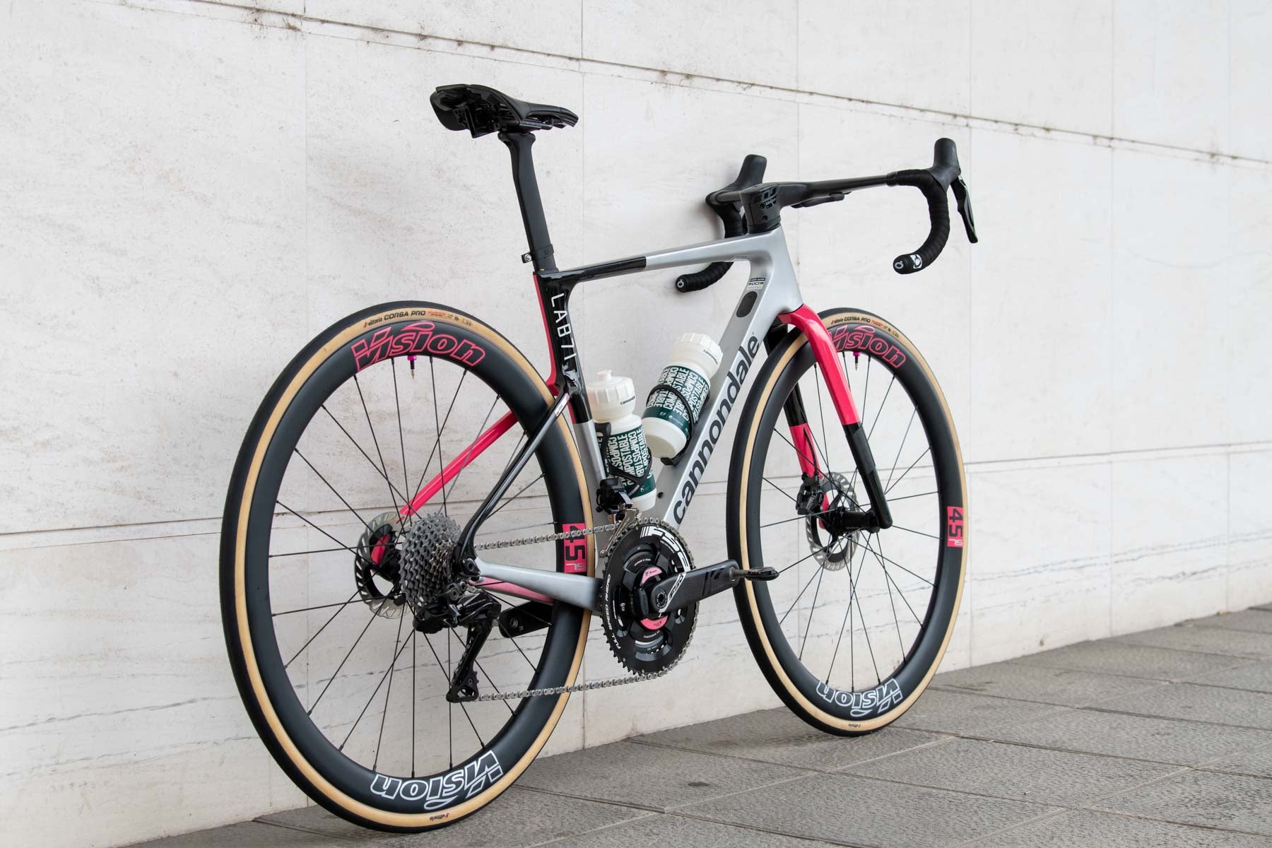 Bike check: The Cannondale SuperSix Evo of Rigoberto Uran and EF