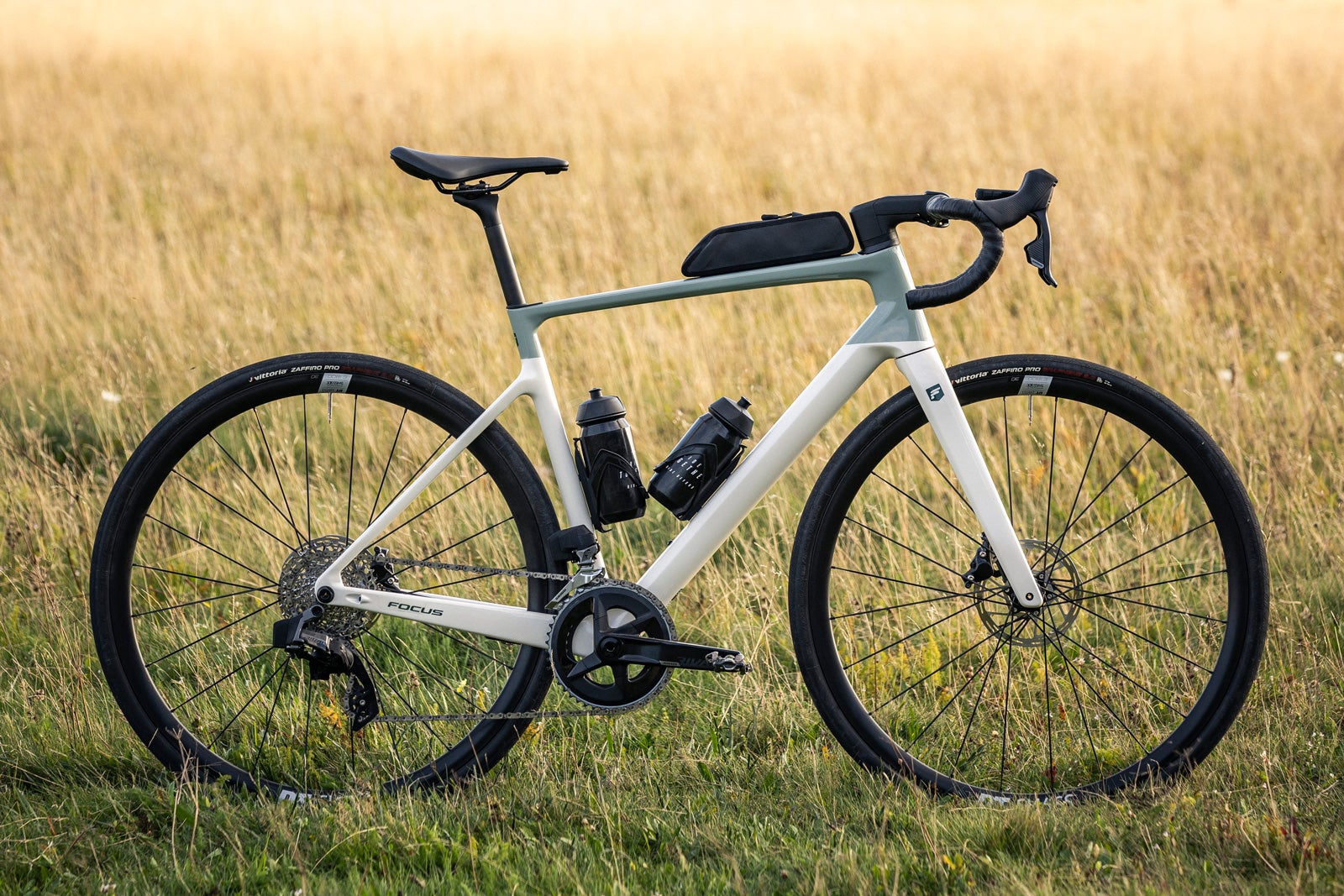 The 2024 Focus Paralane Looks Identical to the Izalco Max, but