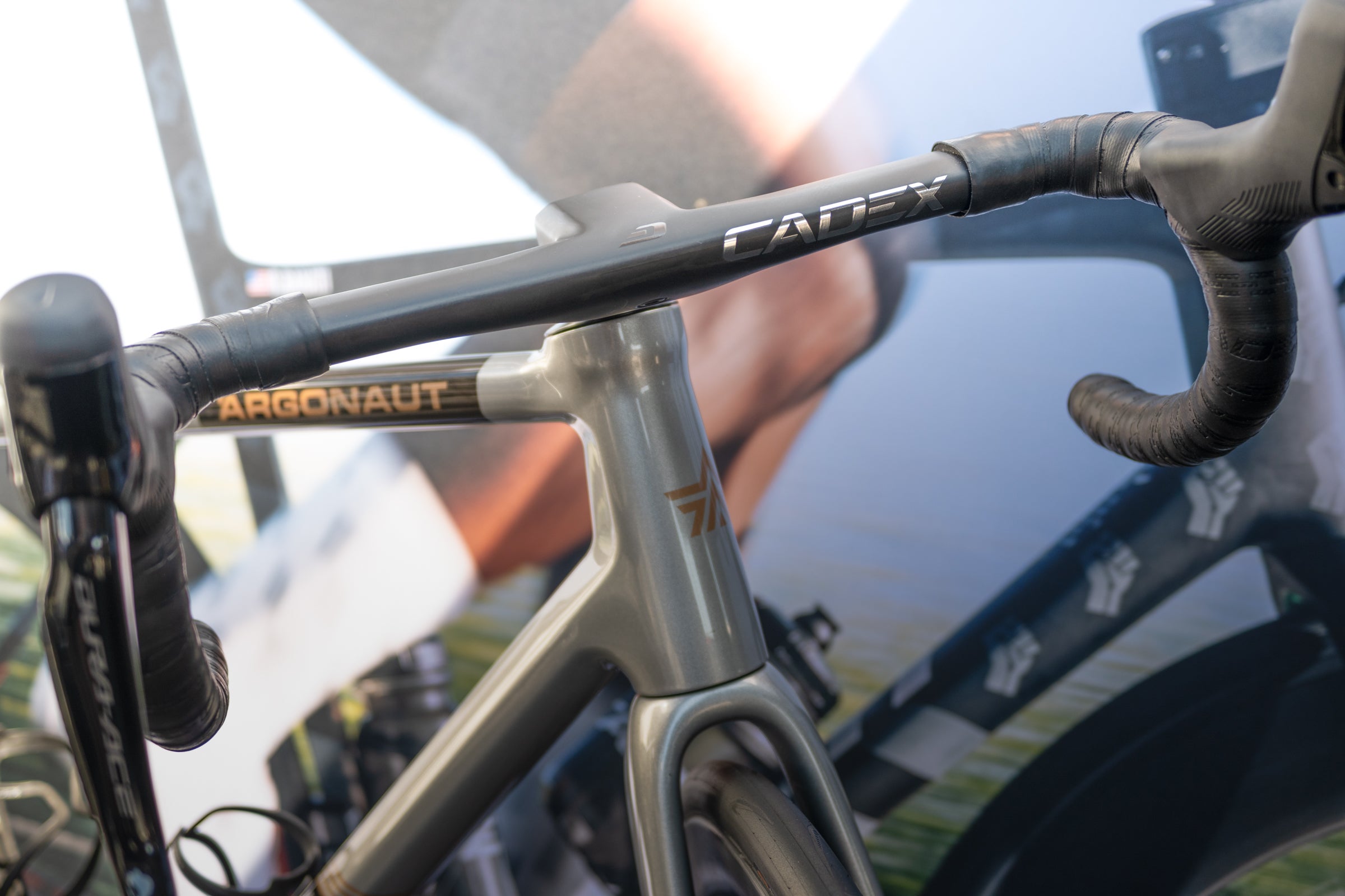 The New Cadex Aero and Race Integrated Bar are Light & Look Great
