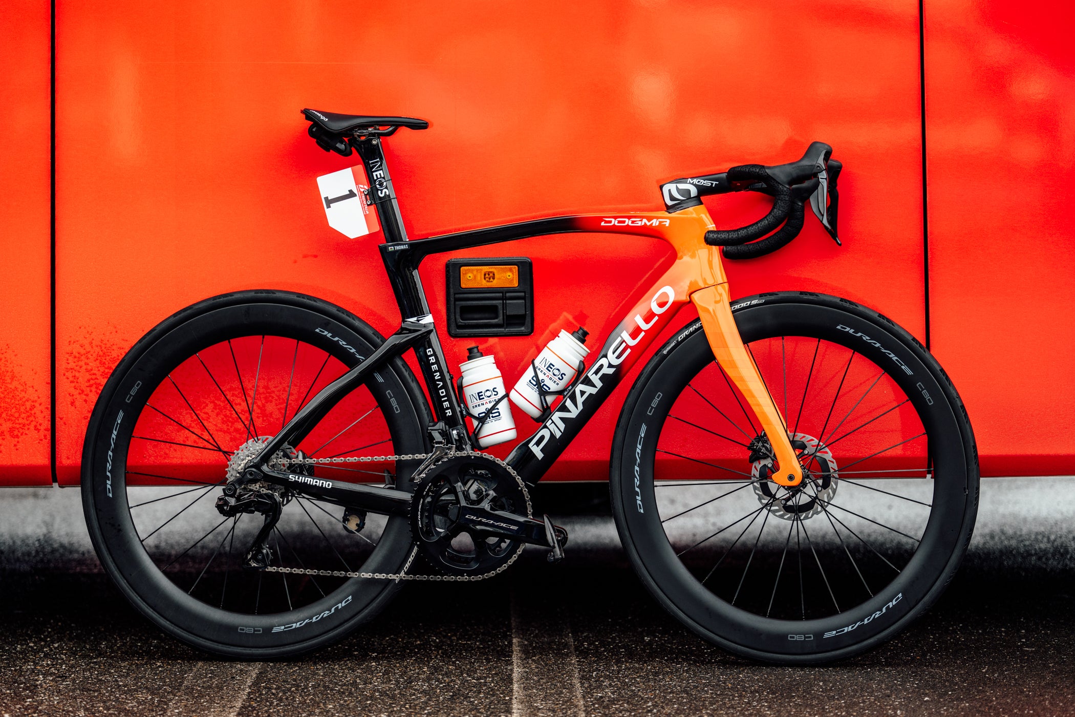 INEOS オレンジ シートポスト　DOGMA F14 INEOS オレンジ シートポスト DOGMA F14 INEOS オレンジ シートポスト