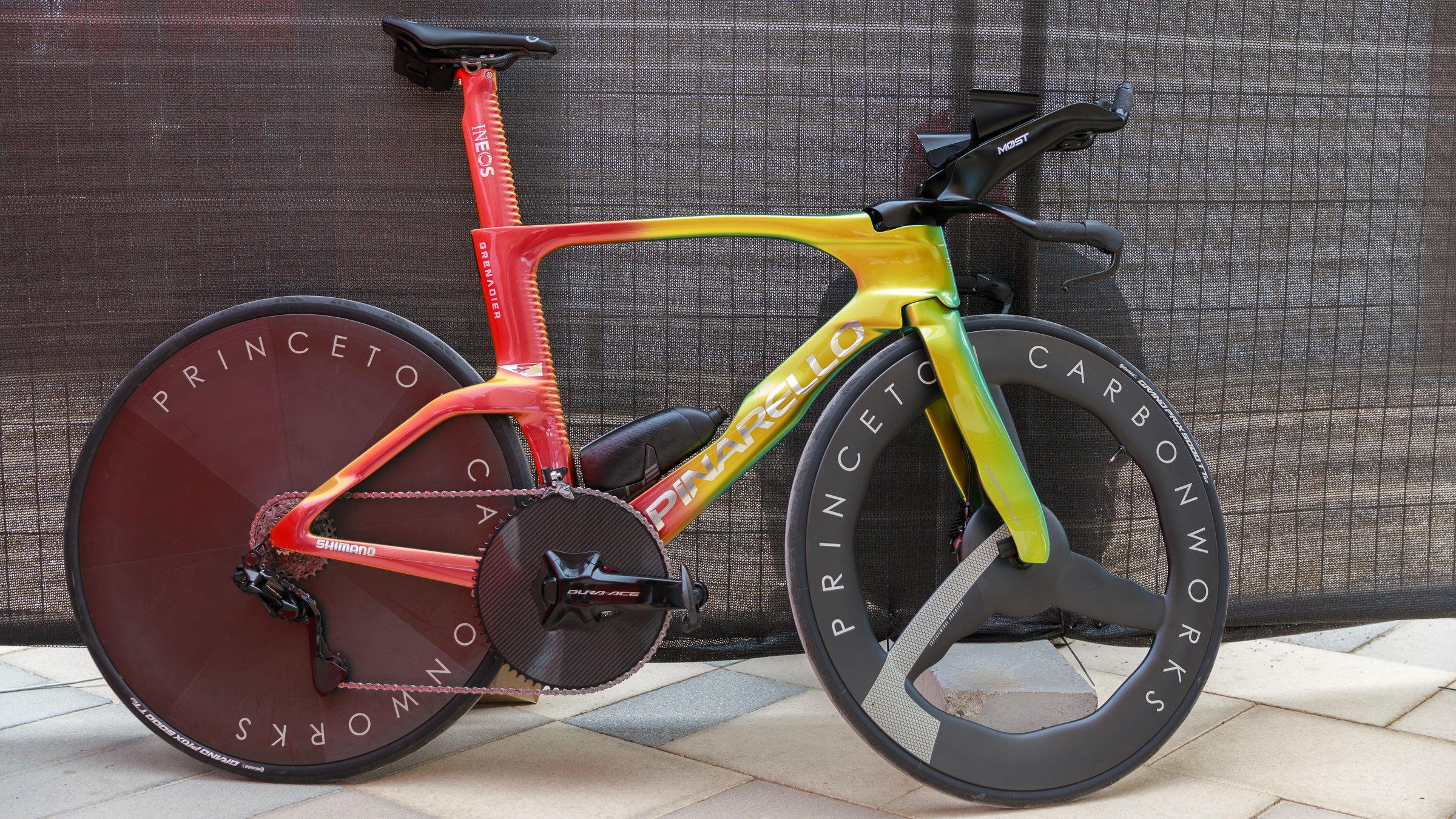 PINARELLO レーシングゼロ Check out the monster chainring on Josh Tarling's Pinarello TT bike