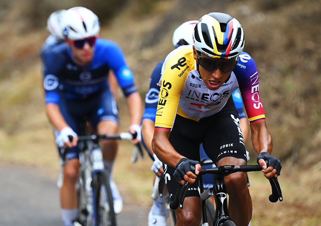 Bernal, Vuelta