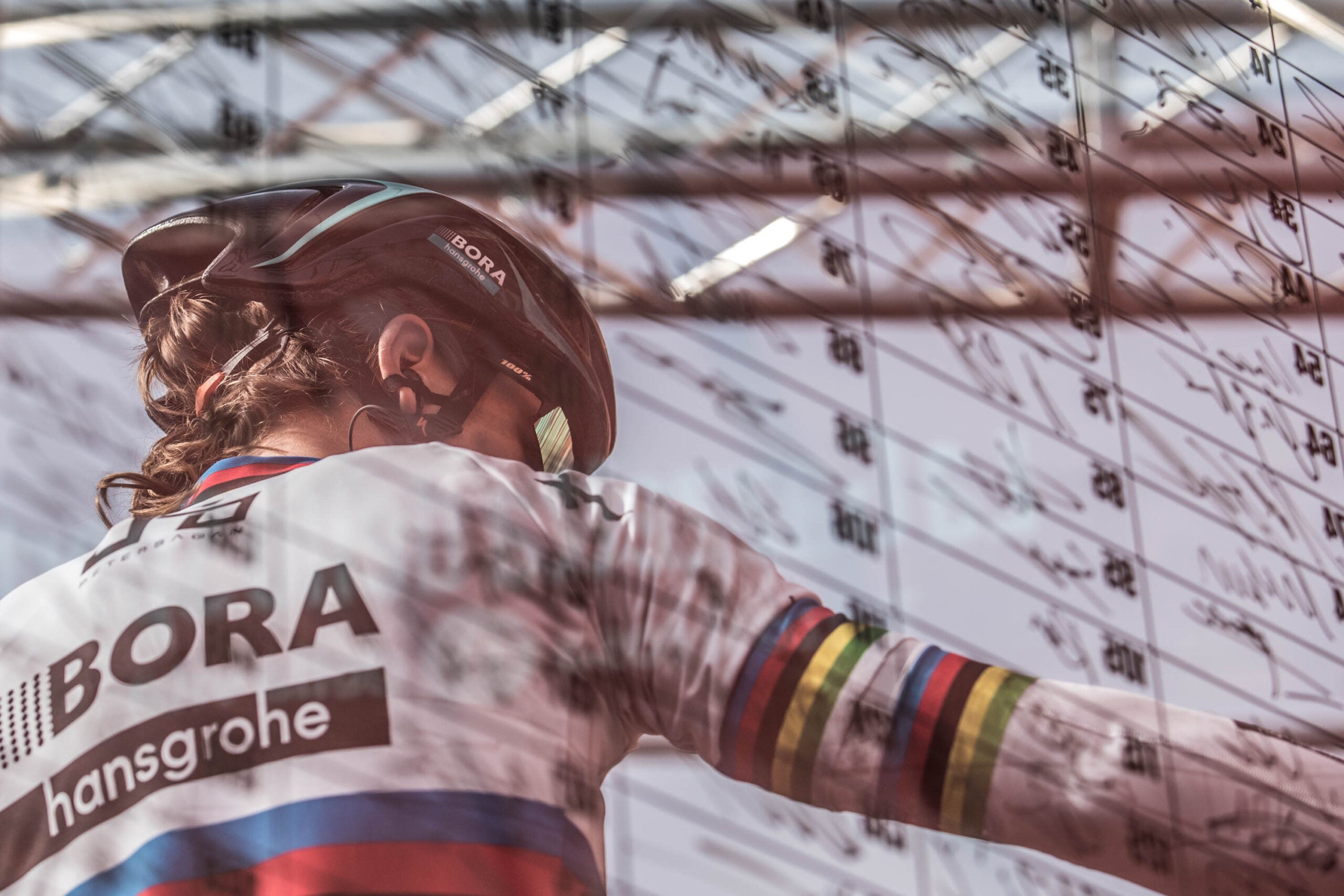 2008 Cross Crusade finals: Kevin Hulik savors his Oregon Bicycle Racing Association (OBRA) cyclocross state champ's gold medal. 